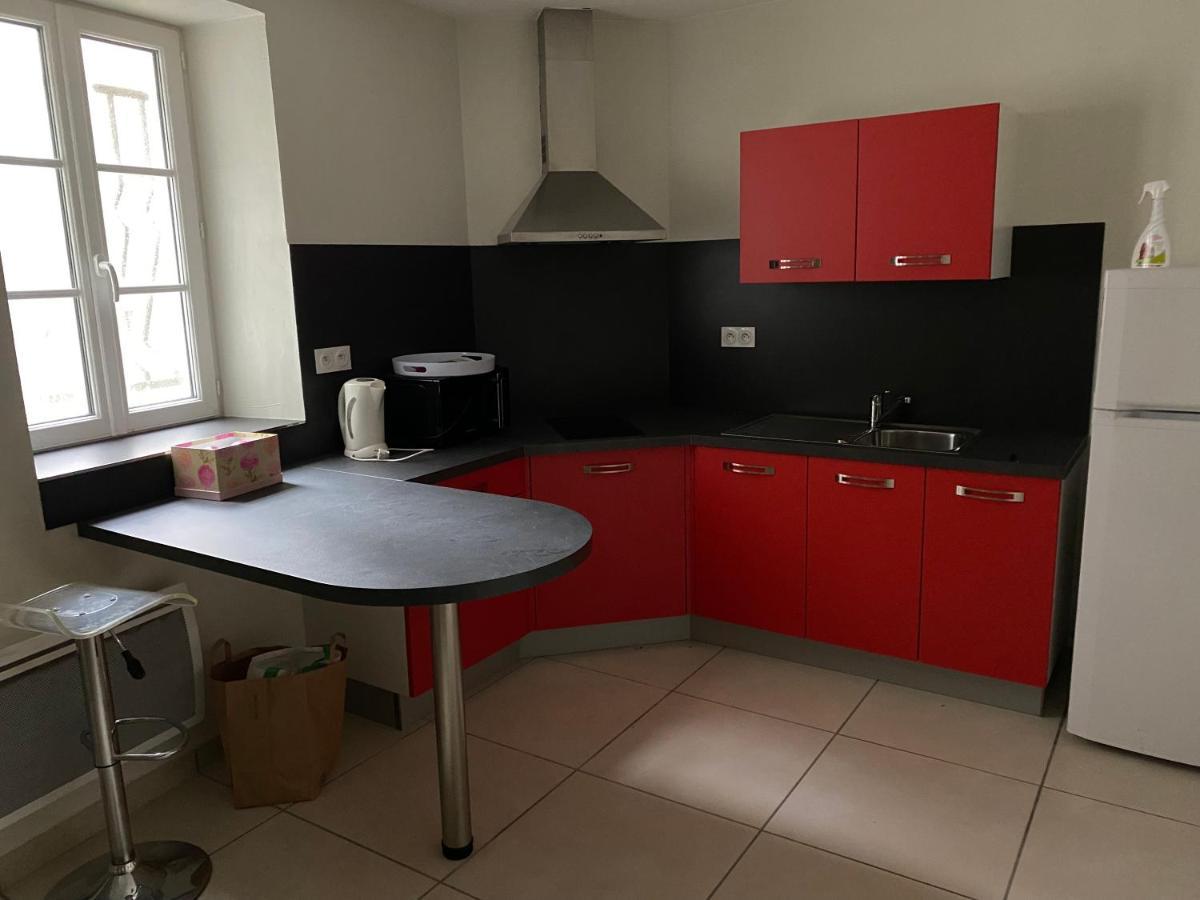 Appartement Calme Centre Ville Historique Ussel  Bagian luar foto