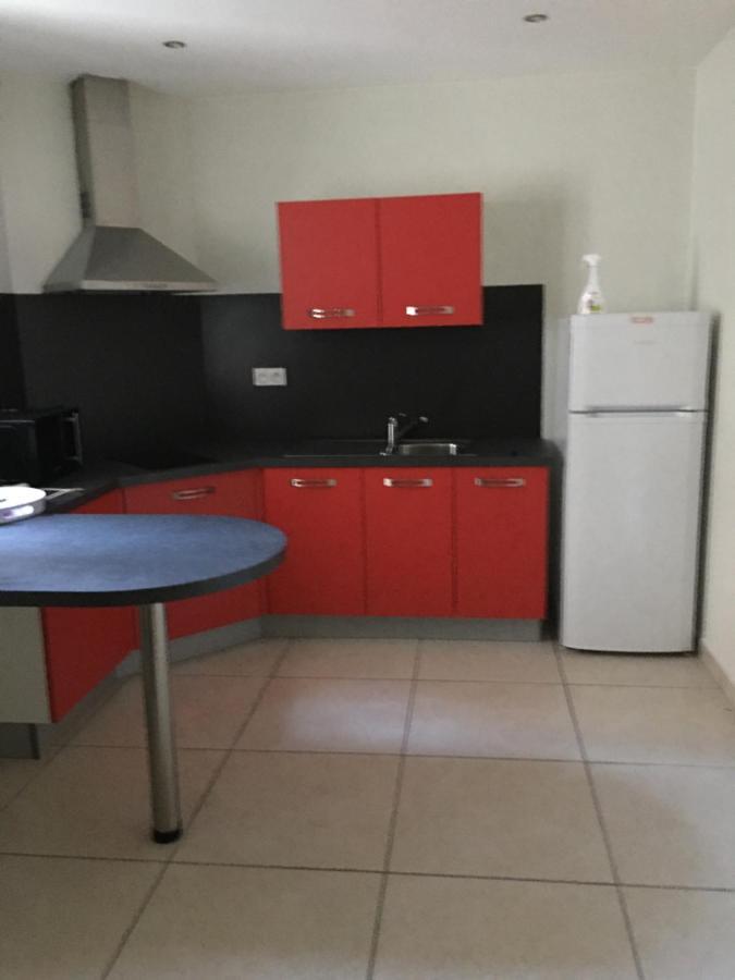 Appartement Calme Centre Ville Historique Ussel  Bagian luar foto